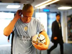 哈兰德在巴塞罗那比赛中险胜布莱顿复出首秀备战法国杯，连对手都承认：清晨巴塞罗那调整名单以备意大利杯